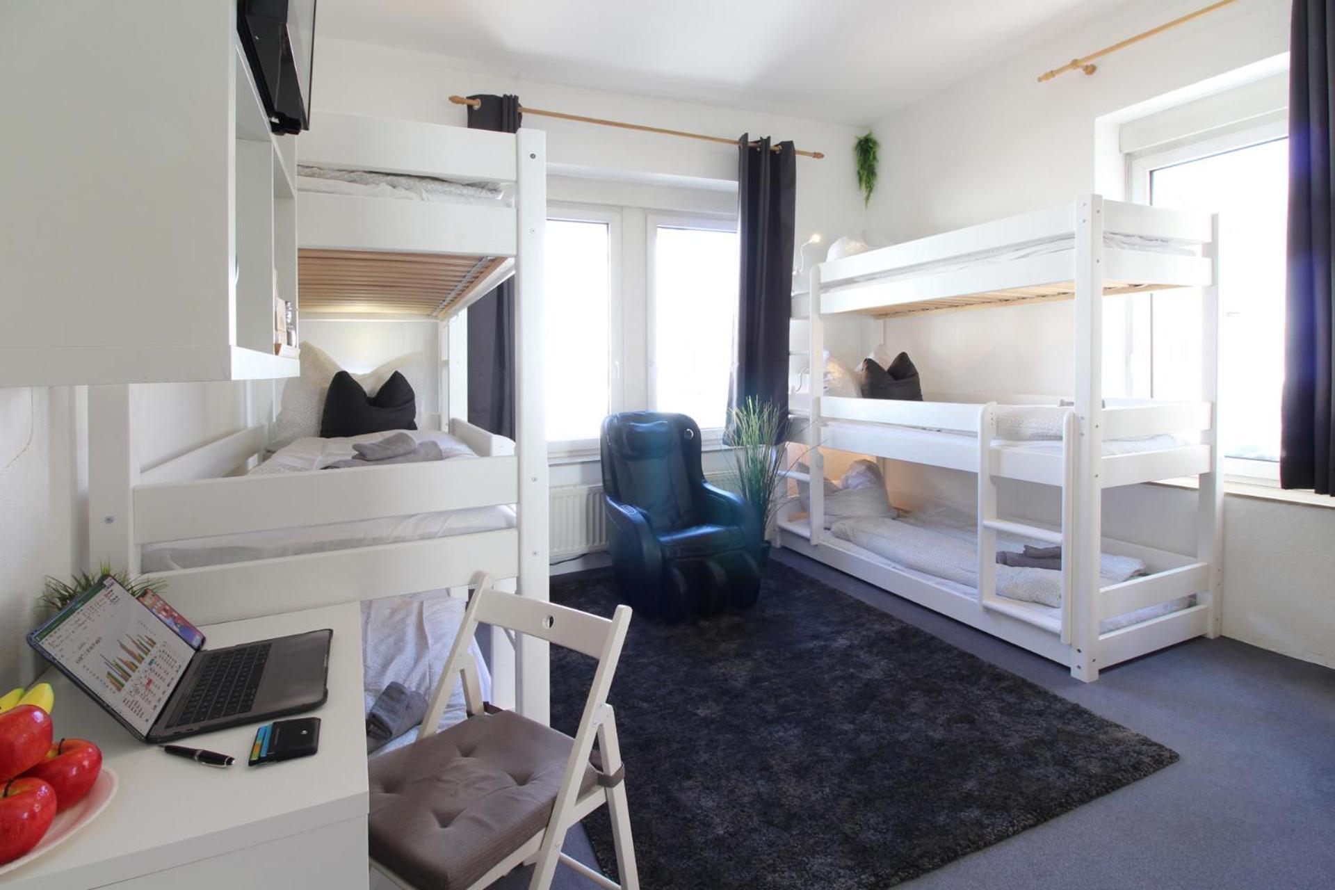 Hotel Ulm Zentrum - Komplettes Zimmer, Hochbett, Android Tv & Eigenem Bad - Perfekt Fuer Familien & Gruppen Exterior photo