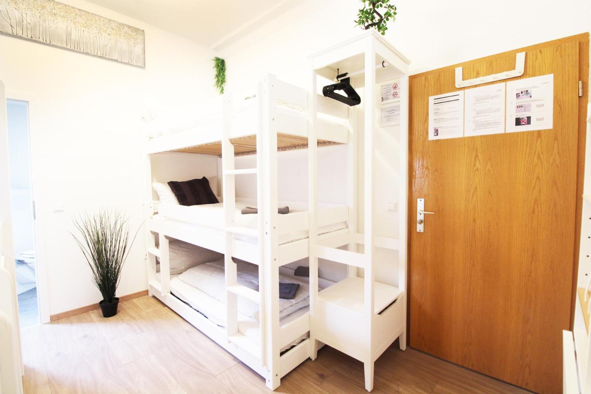 Hotel Ulm Zentrum - Komplettes Zimmer, Hochbett, Android Tv & Eigenem Bad - Perfekt Fuer Familien & Gruppen Exterior photo