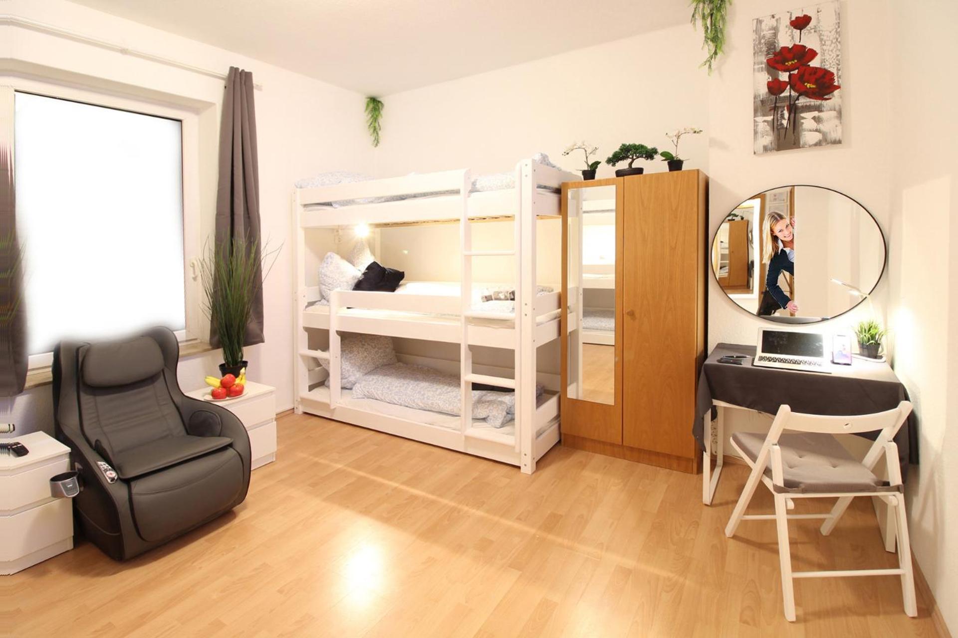 Hotel Ulm Zentrum - Komplettes Zimmer, Hochbett, Android Tv & Eigenem Bad - Perfekt Fuer Familien & Gruppen Exterior photo